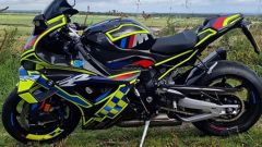 La moto della polizia inglese è una BMW M 1000 RR