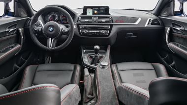 BMW M2 CS 2020: gli interni