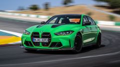 BMW M3 CS, potenza e prestazioni senza compromessi: tutto sulla sportiva tedesca