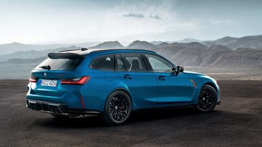 BMW M3 CS Touring 2025 vista di 3/4 posteriore