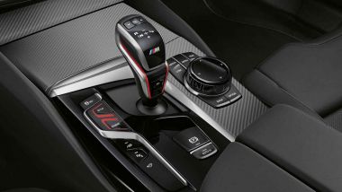 BMW M5 2021: i pulsanti per gestire i sistemi di assistenza alla guida