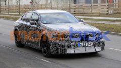 Scheda tecnica, foto, lancio di nuova BMW M5 con motore ibrido