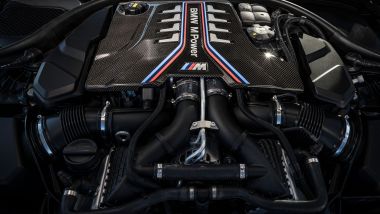 BMW M5 CS 2021, il motore V8 Twin Turbo da 4,4 litri