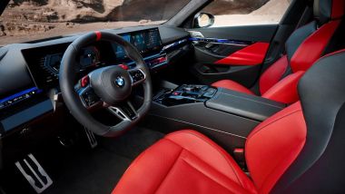 BMW M5 Touring 2025, gli interni