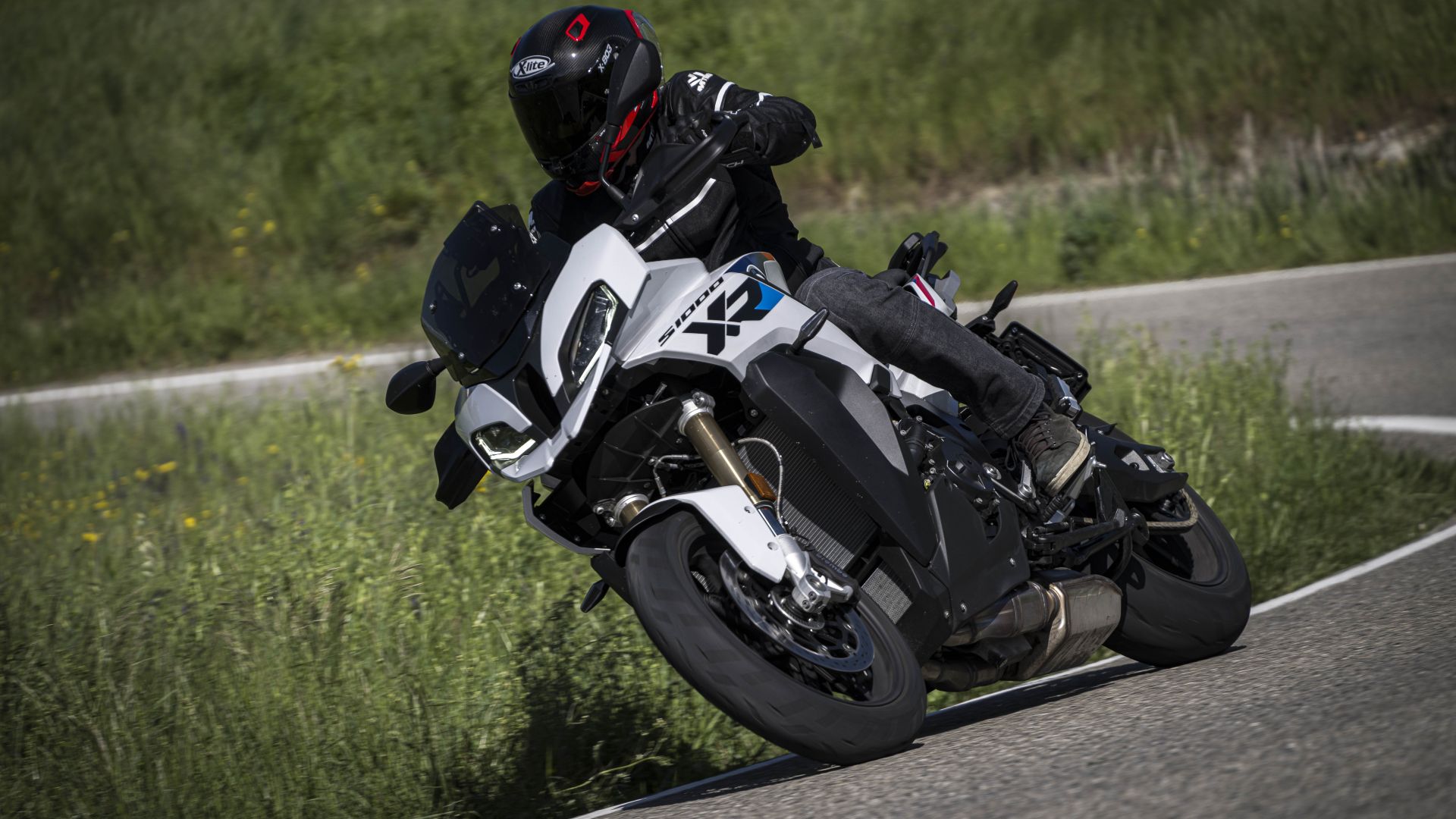 BMW S 1000 XR e M 1000 XR 2024, prova: pregi e difetti