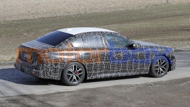 BMW Serie 5 Neue Klasse: a bordo potrebbe debuttare il sistema iDrive 10