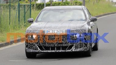 BMW Serie 7 2022: visuale frontale