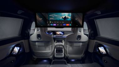 BMW serie 7 permetterà al conducente di guardarsi un film con l'auto in movimento
