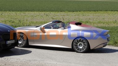 BMW SkyTop, particolare del tetto targa con lunotto fisso