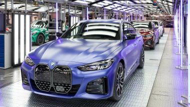 BMW: una i4 sulla catena di montaggio