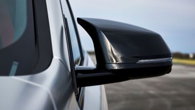 BMW X1 M35i xDrive, i caratteristici specchietti a doppio stelo dei modelli M