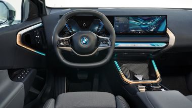 BMW X3 2025, volante e strumentazione