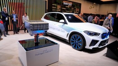 BMW X5 a idrogeno: la i Hydrogen Next realizzata partendo dal SUV tedesco