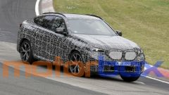 Foto spia dal Nurburgring, ecco come cambia BMW X6 per il 2023
