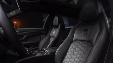 Brabus 900: i sedili sortivi in pregiata pelle nera della versione Superblack
