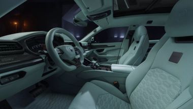 Brabus 900: l'abitacolo negli audaci rivestimenti ton su ton con la carrozzeria della Mint