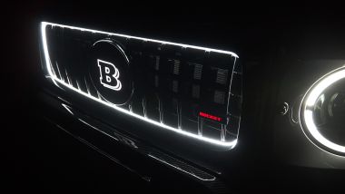 BRABUS 900 Rocket Edition: la griglia retroilluminata con luci a LED