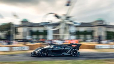 Bugatti Bolide: un passaggio durante la cronoscalata inglese