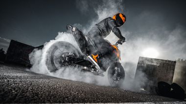 Burnout per la KTM 790 Duke 2024