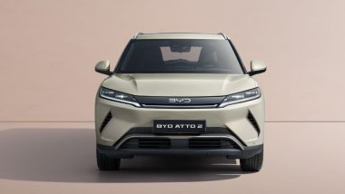 BYD ATTO 2: il frontale dal design sportivo e contemporaneo