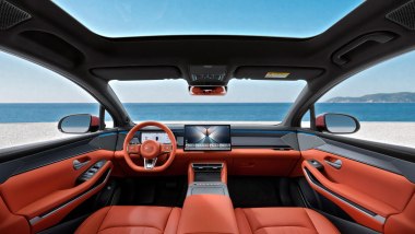 BYD Atto 8: l'abitacolo dello sport utility &egrave; spazioso e molto ben rifinito