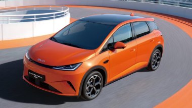 BYD Dolphin G DM-i: da giugno a circa 30.000 euro e autonomia dichiarata di 1.000 km
