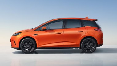 BYD Dolphin G DM-i: debutta in Italia la compatta cinese con motore plug-in hybrid