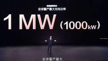 BYD lancia la ultra-ricarica da oltre 1 MW, ma BMW esprime dei dubbi...