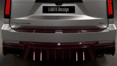 Cadillac Escalade LARTE Design: paraurti ed estrattore posteriori per un look pi&ugrave; sportivo e vivace