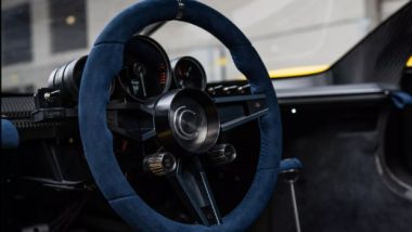 Capricorn 01 Zagato: abitacolo orientato al puro piacere di guida