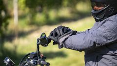 Obbligo casco integrale e guanti su scooter e moto: la legge