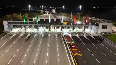 Casello di Venezia Nord illuminato a festa