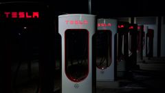 Tesla Supercharger alimentati a gasolio in California