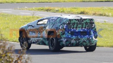 CEER: il brand dell'Arabia Saudita nato nel 2022 collauda il suo primo SUV elettrico