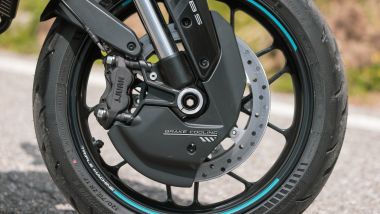 CFMOTO 125NK e 675NK: due dischi anteriori da 300 mm con pinze radiali per la 675NK