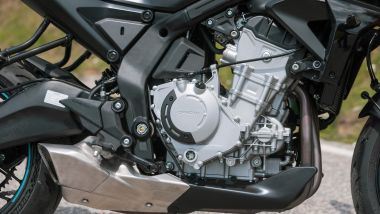 CFMOTO 125NK e 675NK: il tre cilindri DOHC, 12 valvole eroga 89,8/11.000 giri