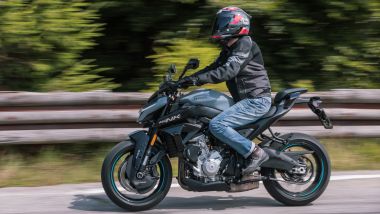 CFMOTO 125NK e 675NK: la naked media è equilibrata e piacevole da guidare su strada