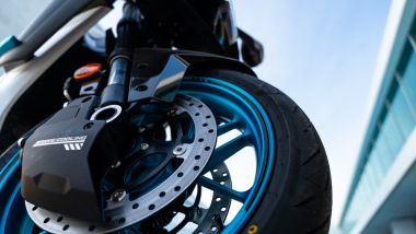 CFMOTO 675SR-R, aggressiva e ''sovradimensionata'' nel look