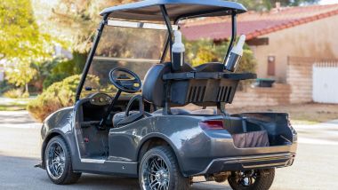 Chevrolet Camaro by Caddysharck Golf Cars: venduta per circa 6.500 dollari (5.640 euro)