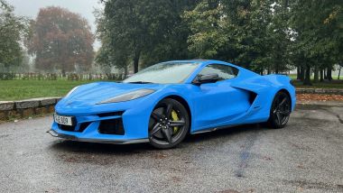 Chevrolet Corvette E-Ray: design inconfondibile ma con nuove proporzioni