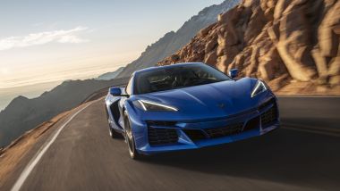 Chevrolet Corvette E-Ray: sei profili di guida e sospensioni regolabili su tre livelli