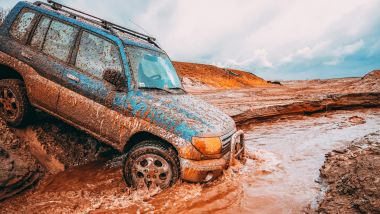 Ci sono posti al mondo in cui la legge vieta di guidare un'auto sporca