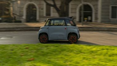 Citroen Ami per le strada di Milano