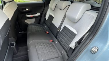 Citroen C3 1.2 Pure Tech: buono spazio dietro ma accessibilità un po' limitata