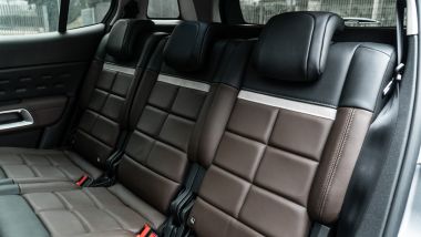 Citroen C5 Aircross Hybrid 2021, interni: l'abitacolo posteriore