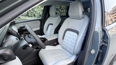 Citroën C5 Aircross Max PHEV: sedili regolabili elettricamente, riscaldabili, ventilati e con massaggio