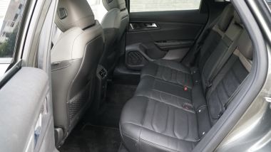 Citroen C5 X Hybrid 225: divanetto posteriore