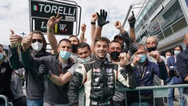 Clio Cup Europe 2021, Monza: i festeggiamenti di Gianluca Torelli