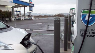 Colonnine EV più inquinanti di una pompa di benzina? Lo dice uno studio