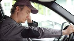 Colpo di sonno alla guida: tra le cause, le vibrazioni dell'auto
